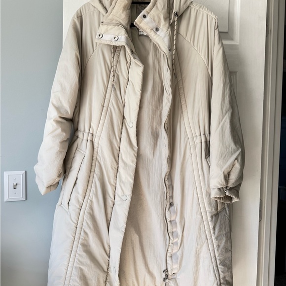 Varley Elle Light Padded Nylon Parka Nwt Light beige Small (easily fits medium) - Picture 11 of 14